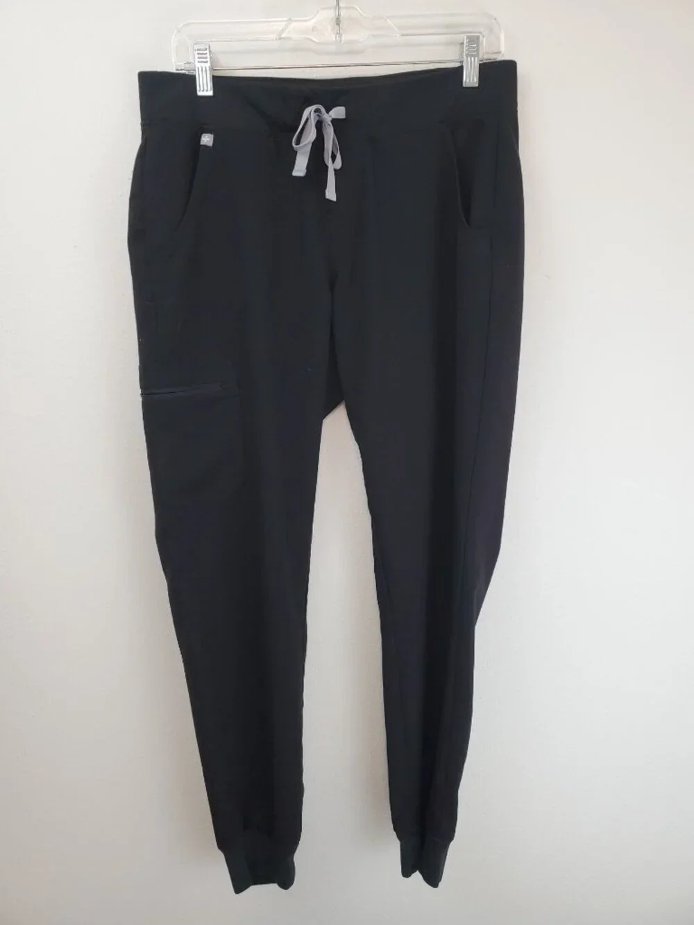 Figs Zamora Jogger scrub pants in black - Picture 1 of 11